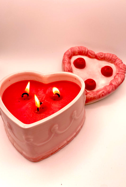 ✨ So Sweet Candle  12OZ Limited edition  100% soy wax.